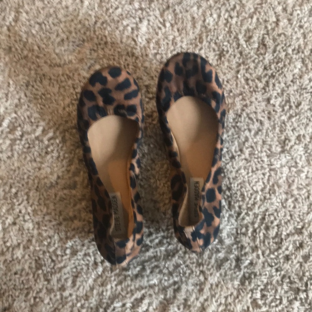 71/2 Steve Madden flats